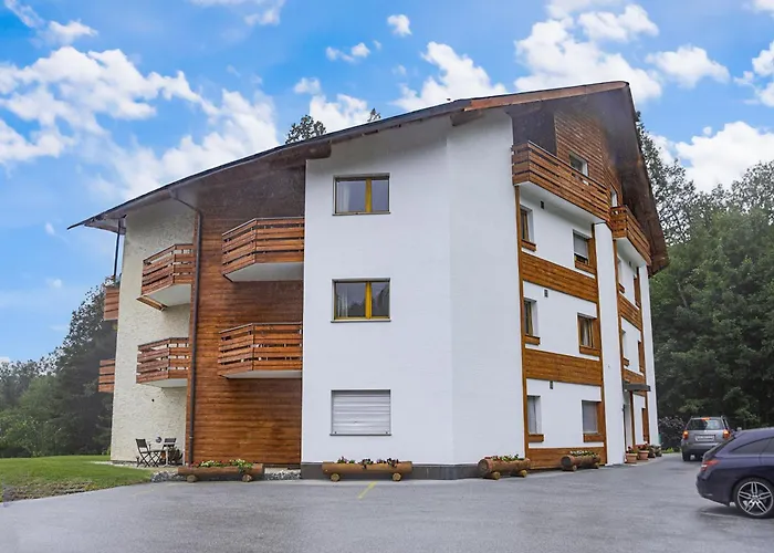 Kid-friendly Near Lifts Apartment *